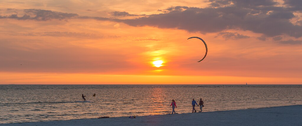 Sunset on the beach (Photo by Villy Fink Isaksen) 