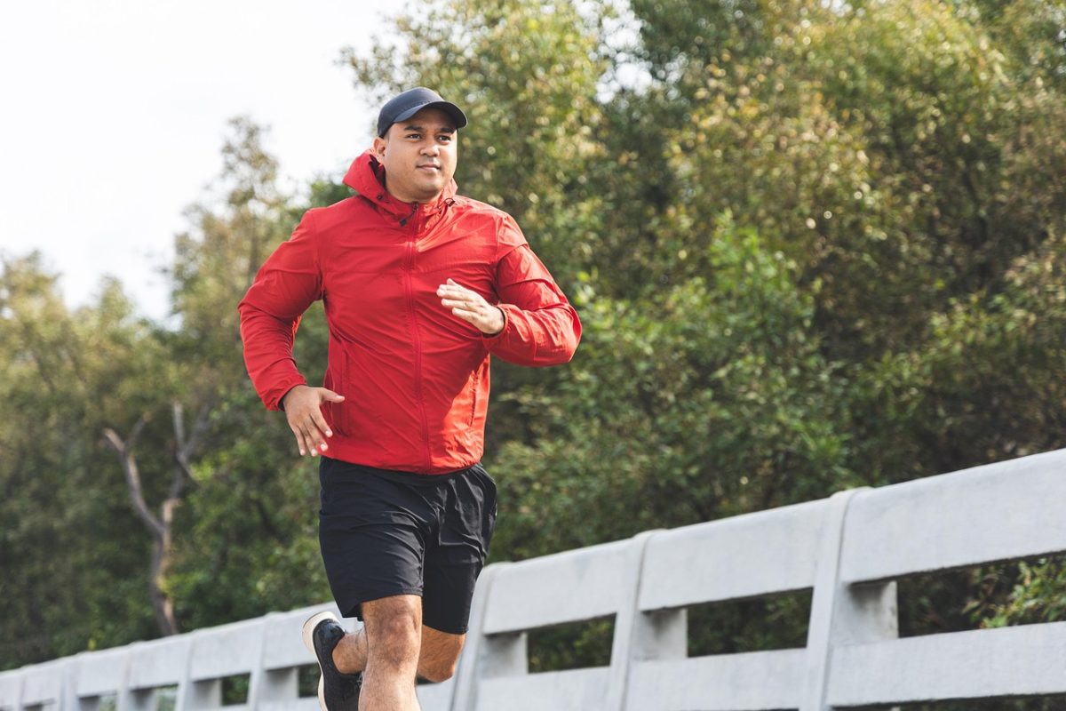 The photo is here https://pixabay.com/photos/running-sportswear-sports-fitness-8268566/