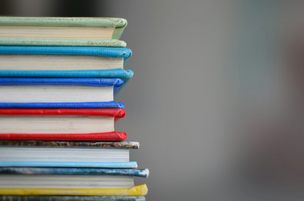https://unsplash.com/photos/shallow-focus-photography-of-books-lUaaKCUANVI

